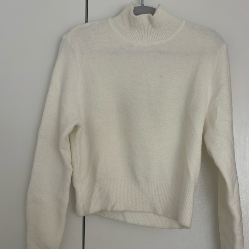 Zara White Turtle Neck Sweater